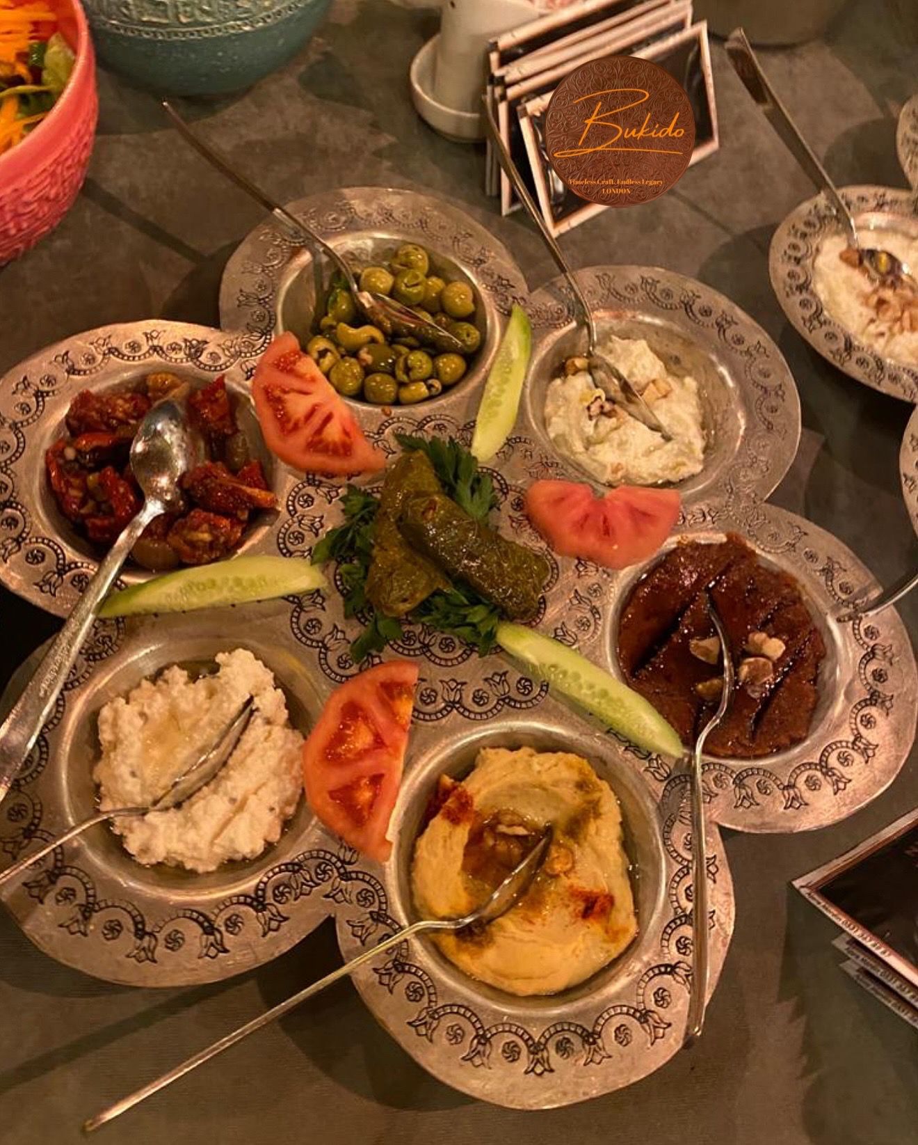 35 cm Six-Compartment Embroidered Serving Plate